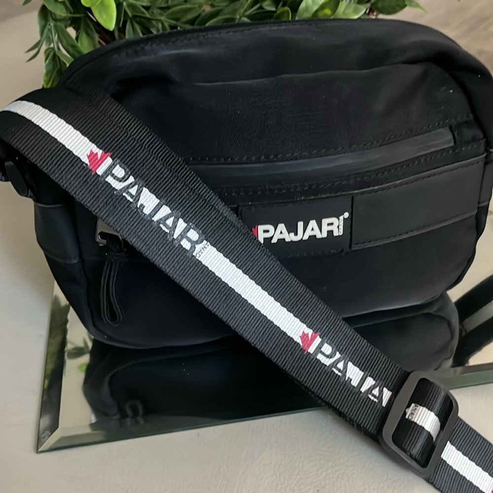 Pajar Elegant Black Crossbody Bag - Picture 5 of 12